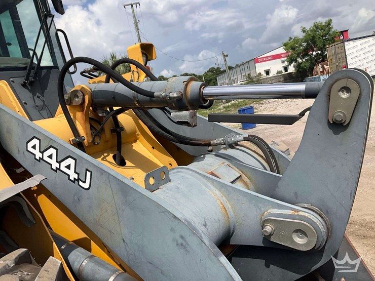 2007-deere-444j-image-19