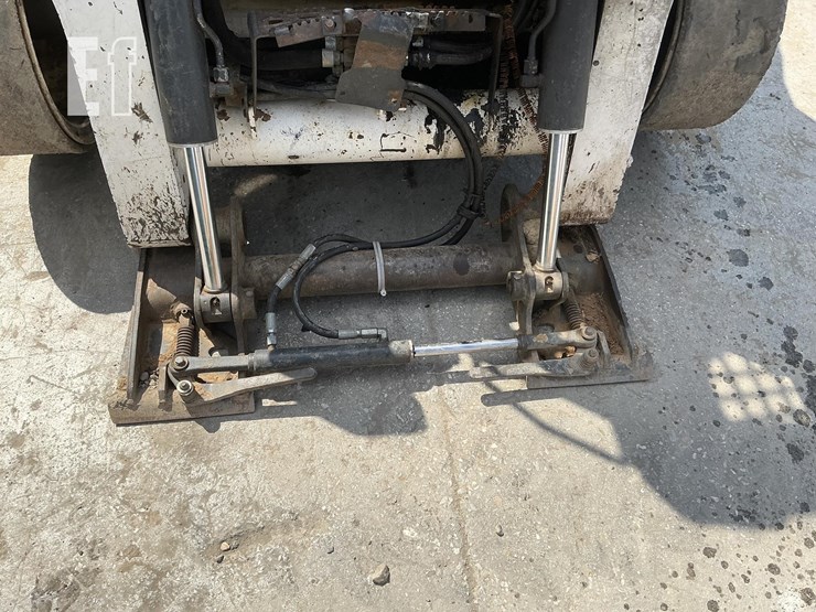 2016-bobcat-s650-image-9