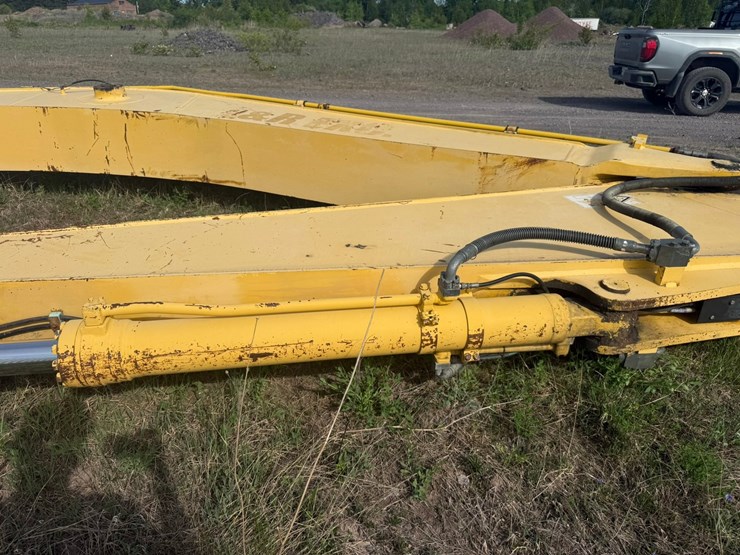 #1322-•-pc300-boom-image-10