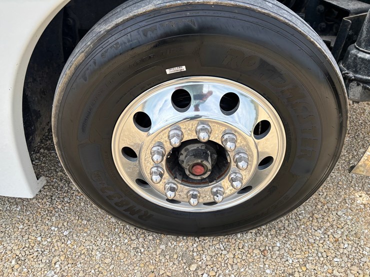 2020-western-star-5700xe-image-114