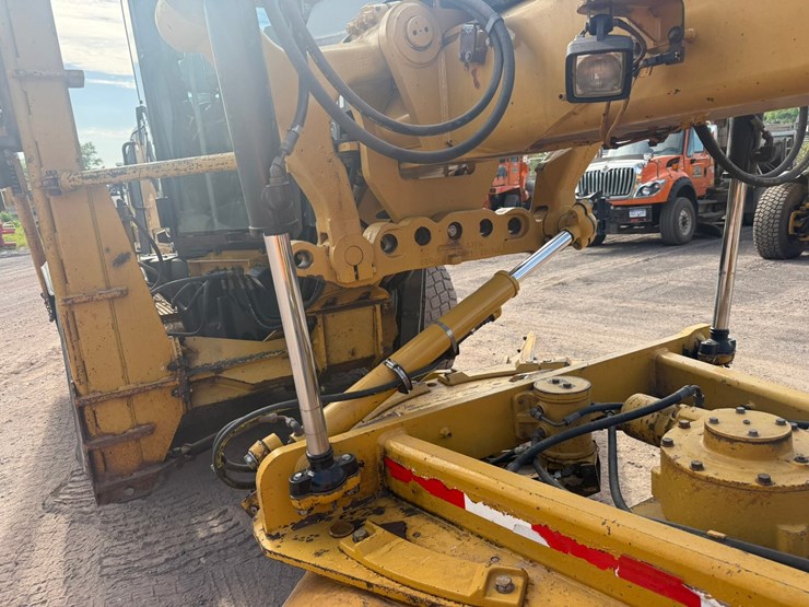 caterpillar-160m-image-167