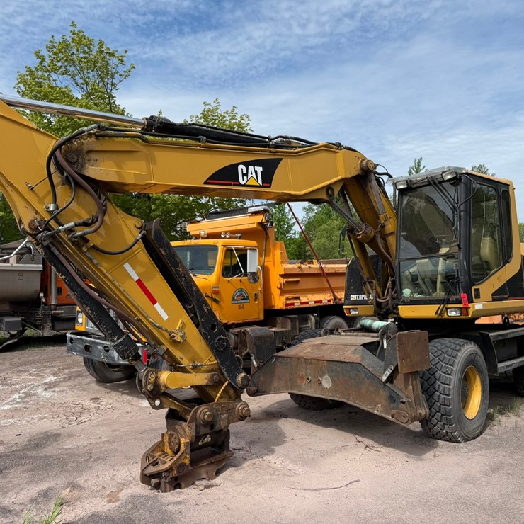 CATERPILLAR M318