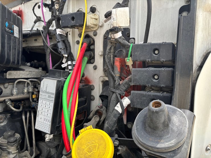 2020-western-star-5700xe-image-46
