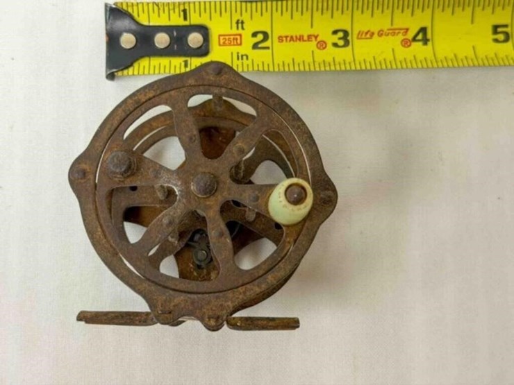 2-vintage-fly-cast-reels-image-5