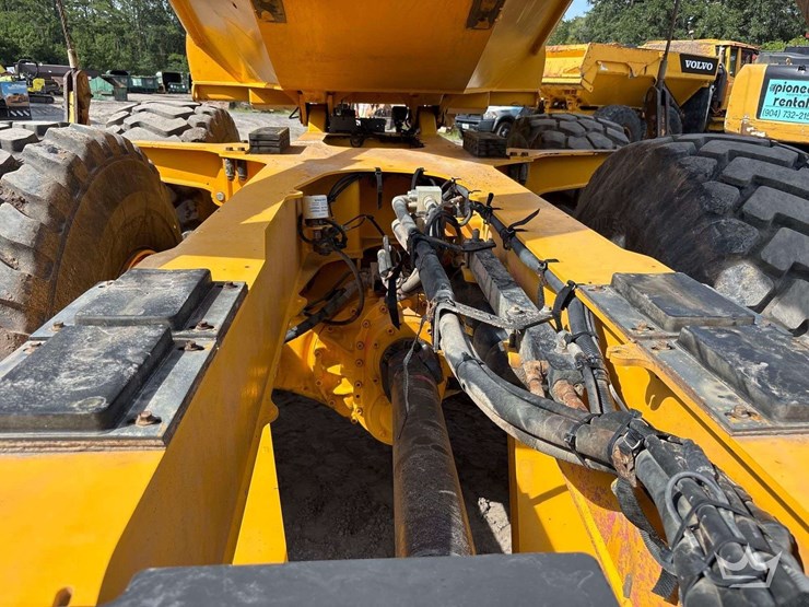 2020-volvo-a25g-image-12