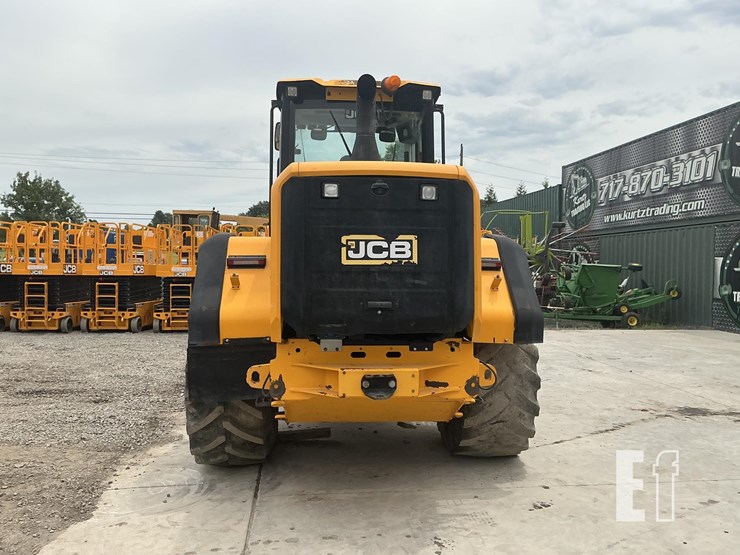 2018-jcb-427-image-3