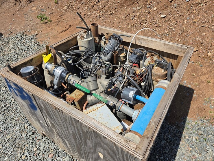 #6027-•-crate-of-pumps-image-5