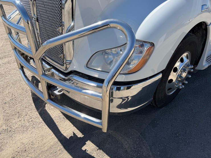 2018-kenworth-t680-image-9