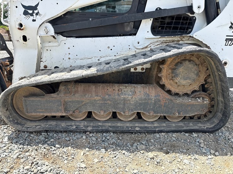 2020-bobcat-t740-image-56
