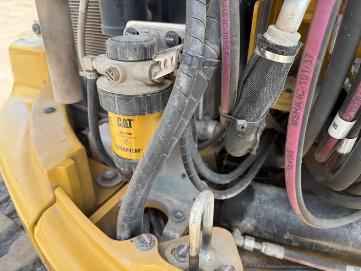 caterpillar-305.5e2-image-40