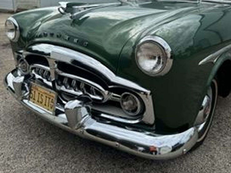 1951-packard-four-door-sedan-image-4