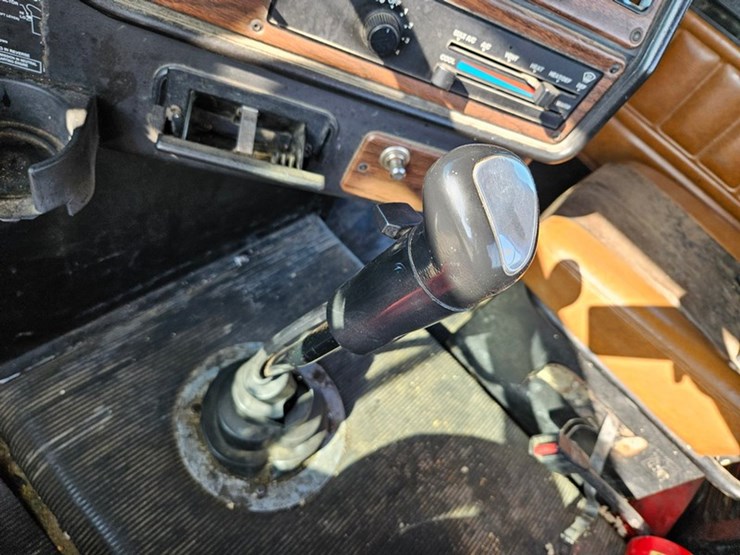 2001-freightliner-fld120-image-40