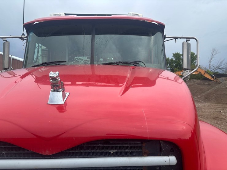 2004-mack-granite-cv713-image-13