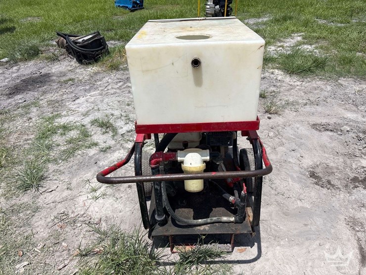 2021-portable-pressure-washer-with-water-tank-image-14