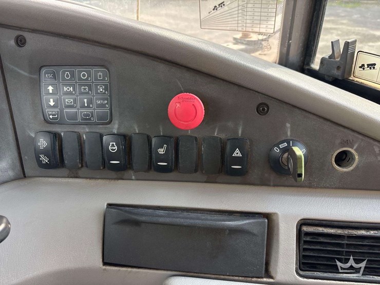 2020-volvo-a25g-image-35