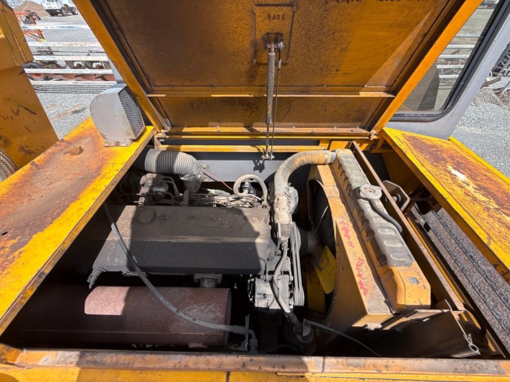 jcb-712-image-9