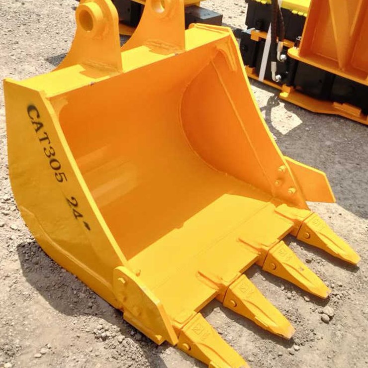 #137 • CAT305 24" Excavator Bucket