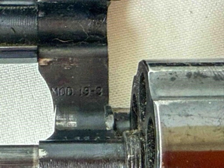 smith-&-wesson-revolver-image-8