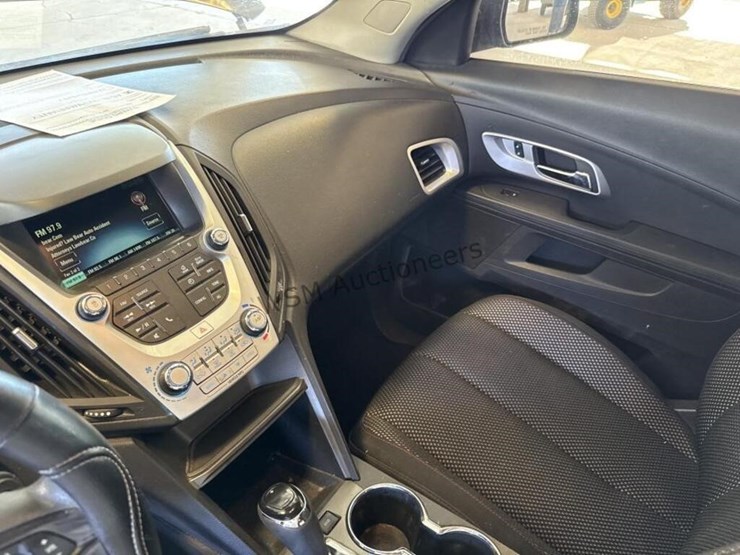 2016-chevrolet-equinox-ls-image-19