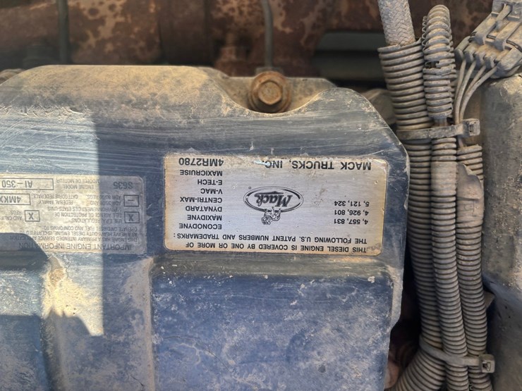 mack-rd688s-image-39