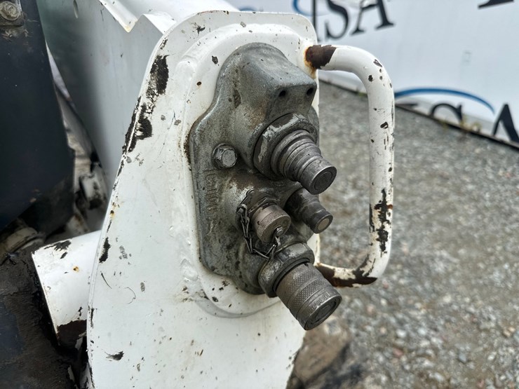 2020-bobcat-t740-image-26