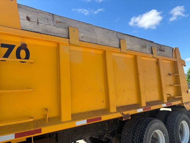 #2174-•-1984-mack-dm660-tandem-axle-dump-truck-image-56
