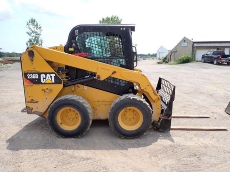 2019-caterpillar-236d-skid-steer-cat0236dlbgz05393-image-4