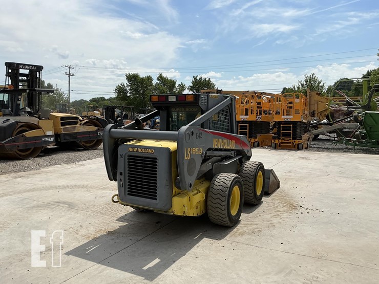 2005-new-holland-ls185b-image-4