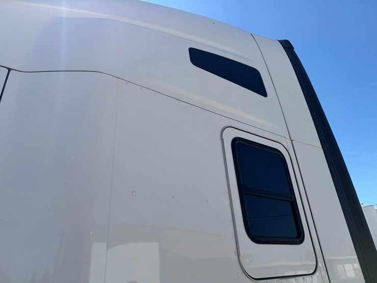 2018-kenworth-t680-image-14