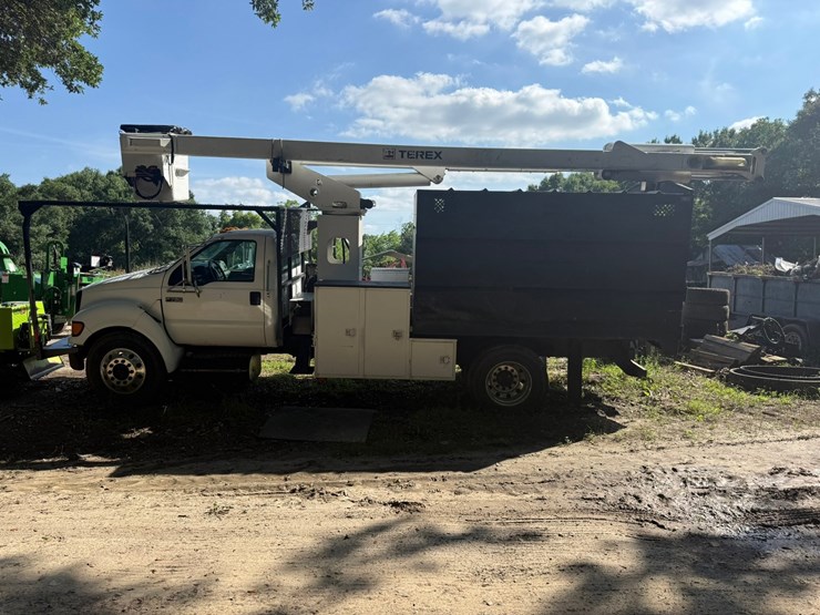 2010-ford-f750-image-7