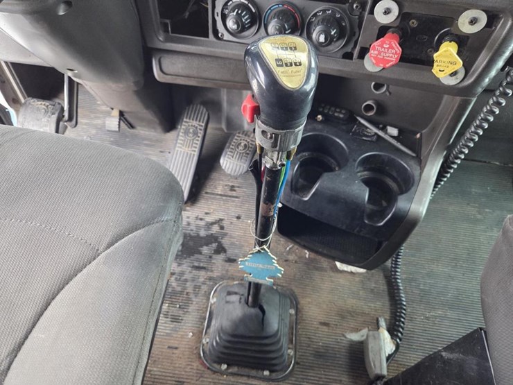 2007-kenworth-t800-image-66