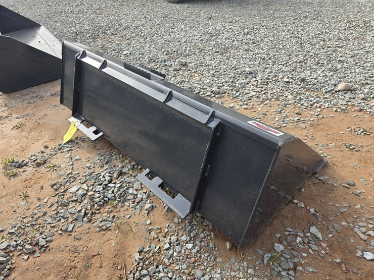 #6007-•-approx.-66"-unused-stout-66-s-skid-steer-bucket-image-3