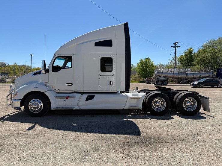 2018-kenworth-t680-image-2