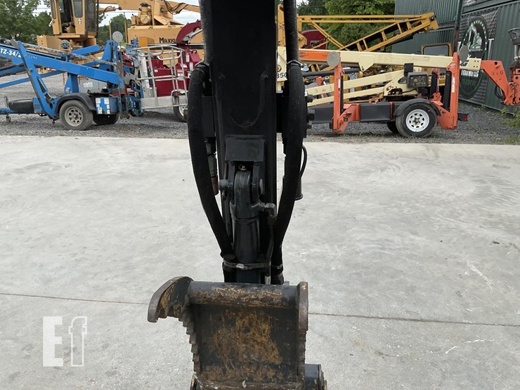 2022-deere-26g-image-12