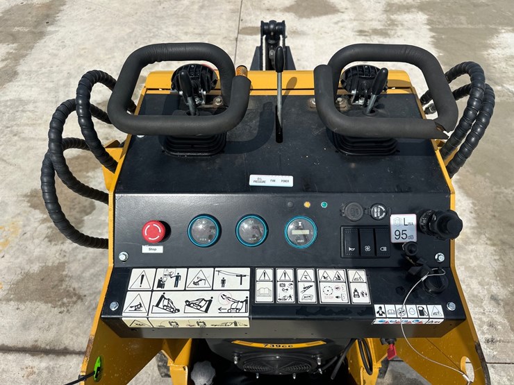 #5141-•-2025-agt-mx-crt23-mini-skid-steer-image-17