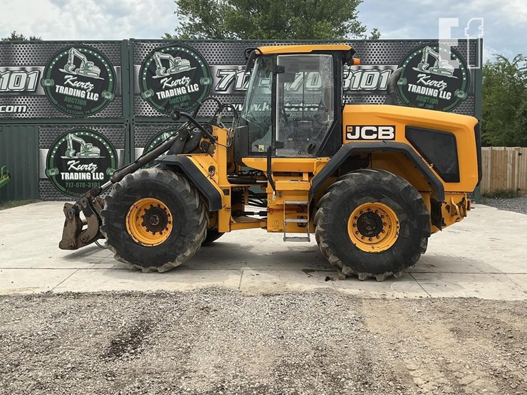 2018-jcb-427-image-1