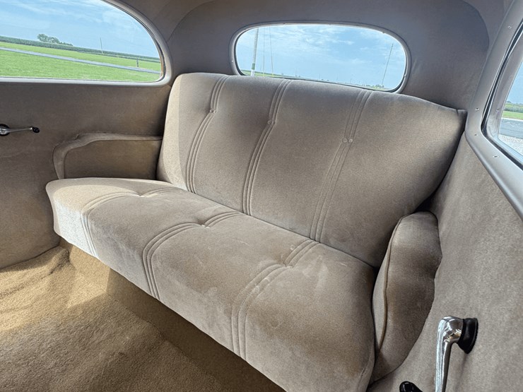 1936-chevrolet-two-door-sedan-image-13
