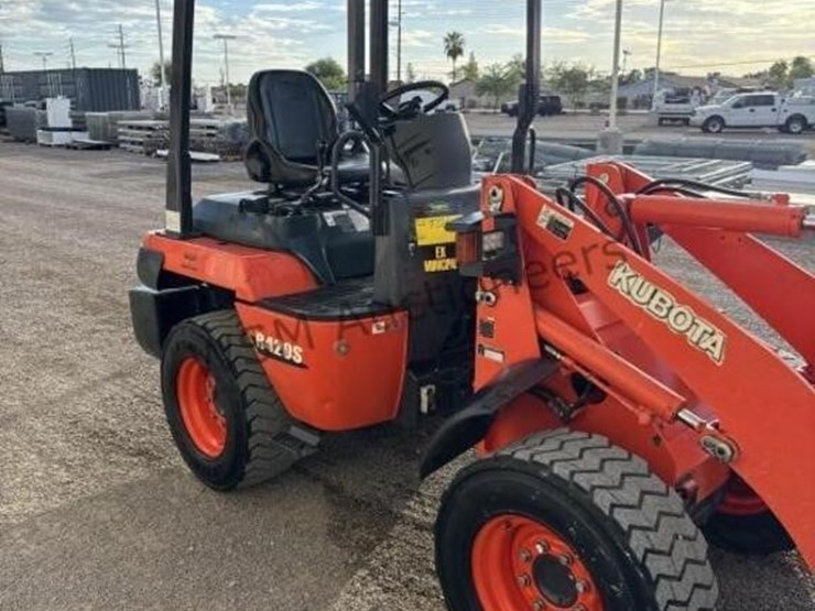 kubota-r420s-image-6