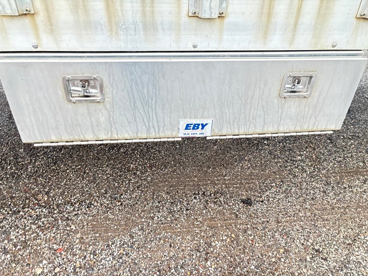 2017-eby-livestock-trailer-image-27