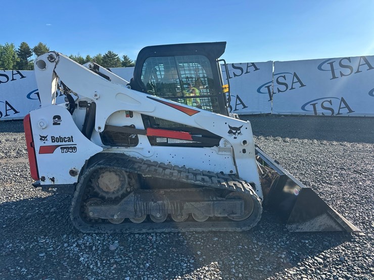 2020-bobcat-t740-image-6