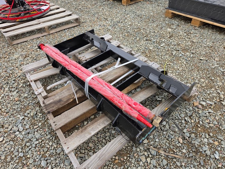 #6130-•-unused-future-bf47-two-tine-skid-steer-bale-spear-attachment-image-3