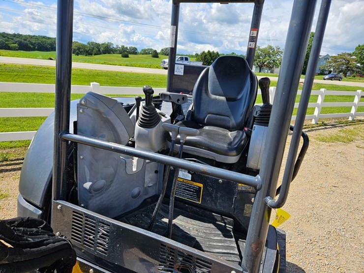 deere-35g-image-37