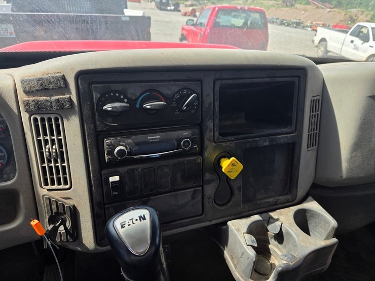 2015-international-durastar-4400-image-33