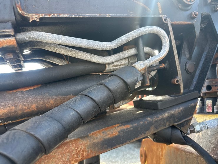 deere-1110e-image-63