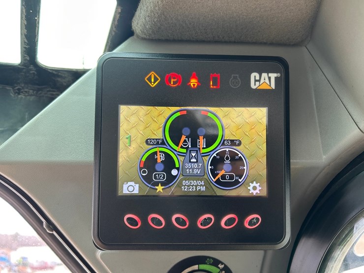 2022-caterpillar-262d3-image-52