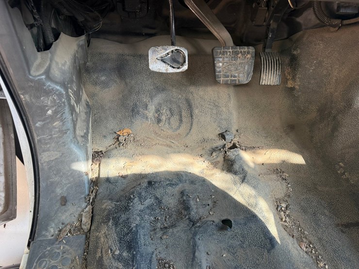 2010-ford-f750-image-25