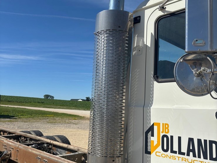 #2160-•-2000-mack-cxn-613-vision-cab-chassis-image-28