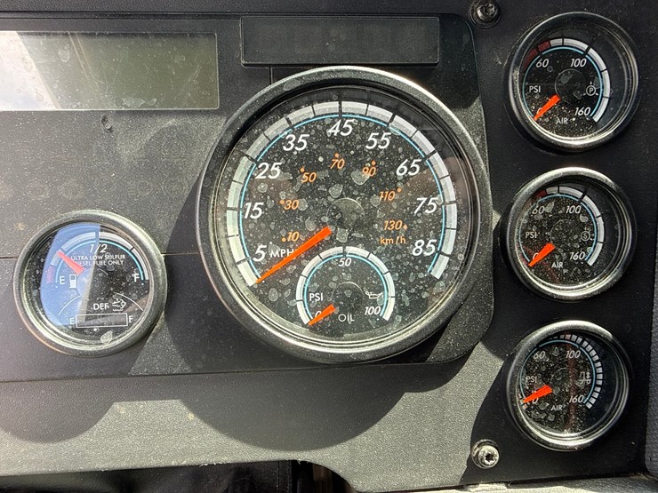 #60944-•-2016-freightliner-125-sleeper-cab-truck-tractor-image-77