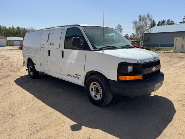 2004-chevrolet-3500-image-7