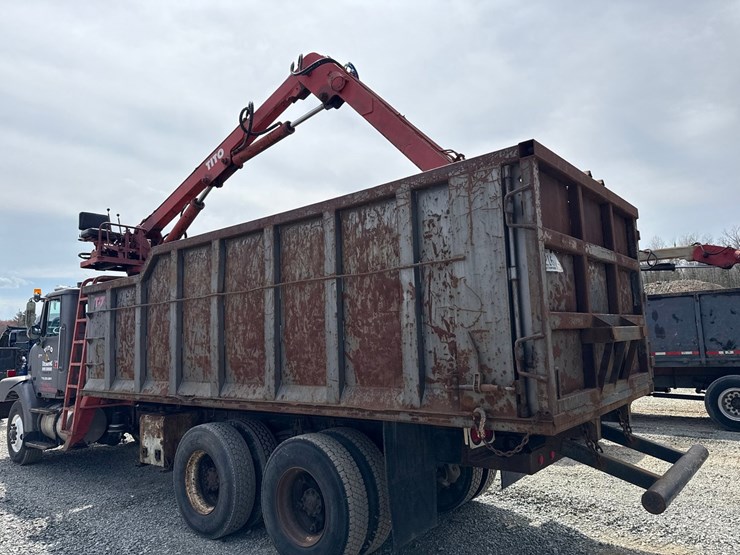 #60835-•-1991-volvo-/-gm-white-tandem-axle-storm-truck-image-29